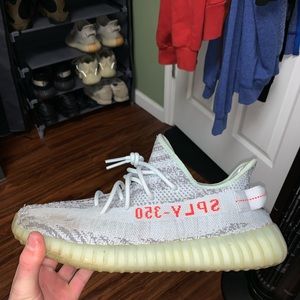 YEEZY 350 BLUE TINT SIZE 11 USED